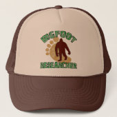 Bigfoot Researcher Trucker Pet (Voorkant)