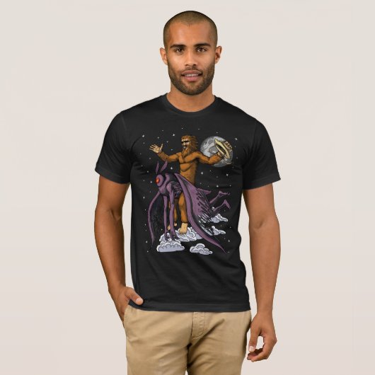 Bigfoot Riding Mothman T-shirt (Voorkant volledig)