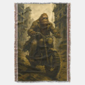 Bigfoot Riding Through a Post-Apocalyptic City Deken (Voorkant Verticaal)