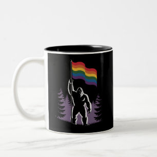 Bigfoot Rock on LGBTQ Progressive New Pride Flag Tweekleurige Koffiemok
