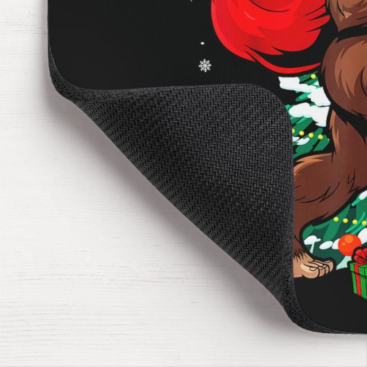 Bigfoot Santa Carrying Christmas Bag Xmas Hat Sasq Muismat (Hoek)