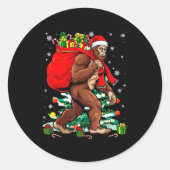 Bigfoot Santa Carrying Christmas Bag Xmas Hat Sasq Ronde Sticker (Voorkant)