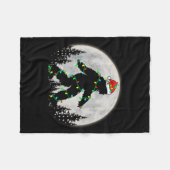 Bigfoot Santa Christmas Tree Lights Funny Xmas Sas Fleece Deken (Voorkant (Horizontaal))