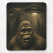 Bigfoot Sasquatch Alien UFO Grappig Muismat (Voorkant)