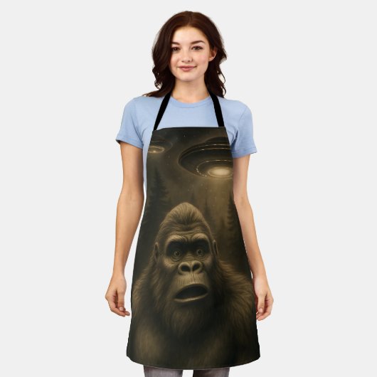 Bigfoot Sasquatch Alien UFO Grappig Schort (Gedragen)