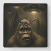 Bigfoot Sasquatch Alien UFO Grappig Vierkante Klok (Voorkant)