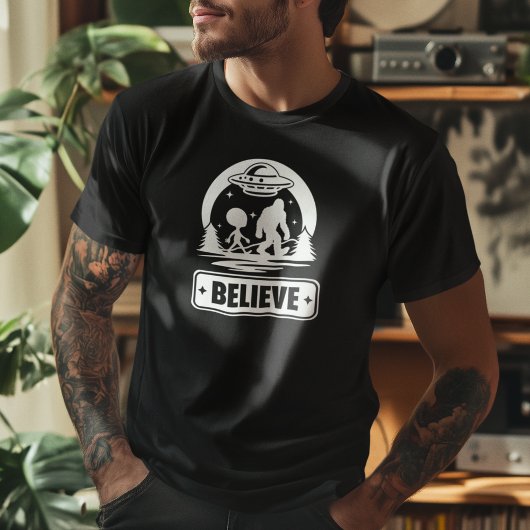Bigfoot Sasquatch Believer Alien Ufo Cryptid Manne T-shirt