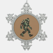 Bigfoot Sasquatch Camo Tin Sneeuwvlok Ornament (Voorkant)