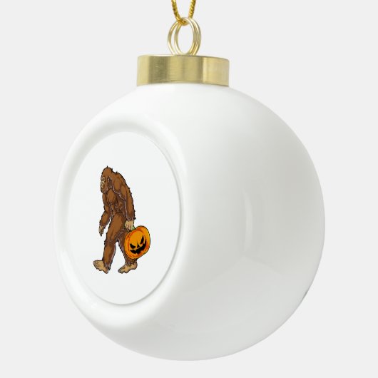 Bigfoot Sasquatch Carry Scary Pumpkin T shirt Keramische Bal Ornament (Rechts)