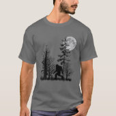 Bigfoot sasquatch die zich in het bos met maan vas t-shirt (Voorkant)