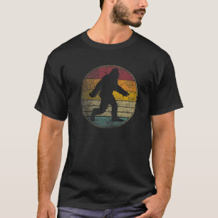 Bigfoot Sasquatch Gift Distress Retro Su T-shirt