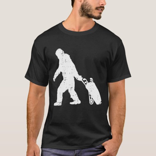 Bigfoot Sasquatch Golf Clubs Funny Golfing Golfer T-shirt (Voorkant)