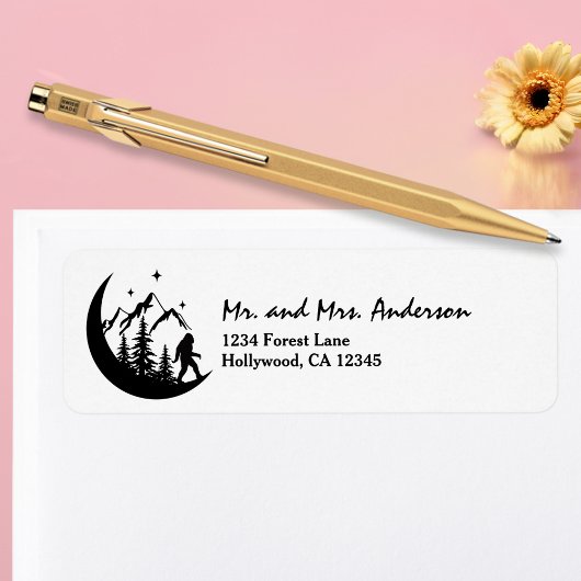 BigFoot Sasquatch Squatchy Forest Mountains Moon Etiket