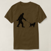 Bigfoot Sasquatch Walking Pug for Hondenliefhebber T-shirt (Design voorkant)