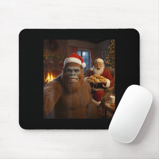 Bigfoot Selfie With Santa Claus Funny Christmas Me Muismat (Met muis)