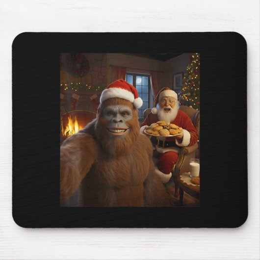 Bigfoot Selfie With Santa Claus Funny Christmas Me Muismat (Voorkant)