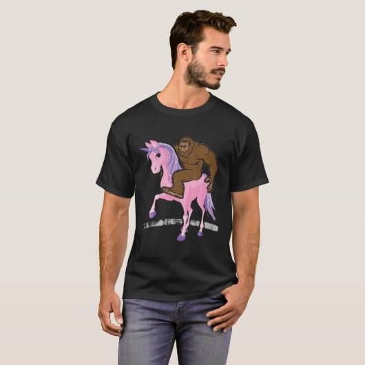 Bigfoot Shirt Sasquatch Riding Unicorn Funny T Shi (Voorkant volledig)