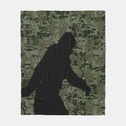 Bigfoot Silhouette op Woodland Digital Camouflage Fleece Deken (Voorkant)