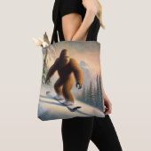 Bigfoot Snowboarding Tote Bag (Dichtbij)