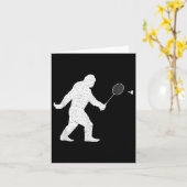 Bigfoot speelt badminton shuttle grappige badminto kaart (Gele Bloem)