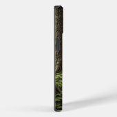 Bigfoot staand in Trees AI art Case-Mate iPhone Case (Achterkant / Rechts)