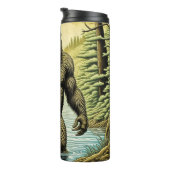 Bigfoot staand in Water Cartoon Thermosbeker (Geroteerd rechts)