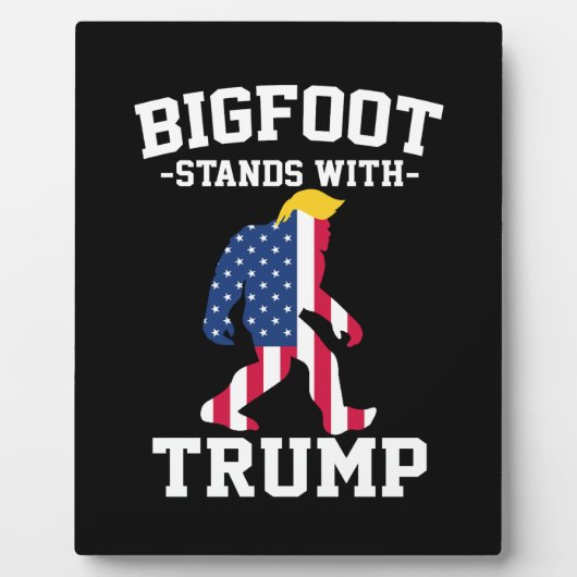 Bigfoot staat met Trump 2024 verkiezingen Fotoplaat (Voorkant)
