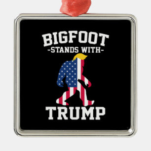 Bigfoot staat met Trump 2024 verkiezingen Metalen Ornament