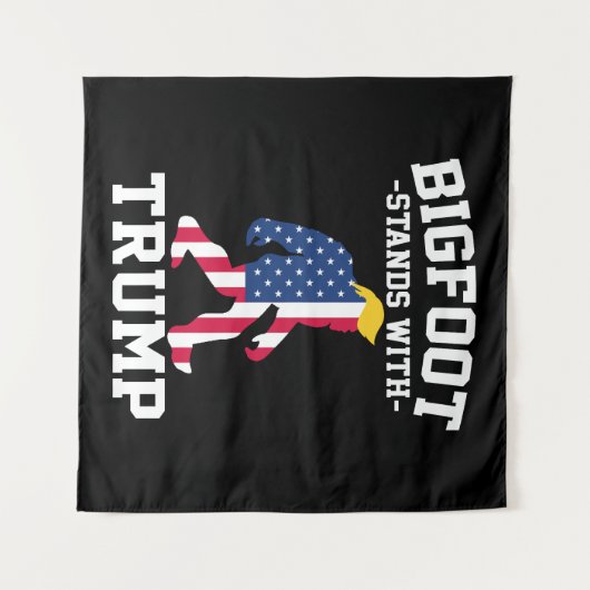 Bigfoot staat met Trump 2024 verkiezingen Wandkleed (Voorkant (horizontaal))