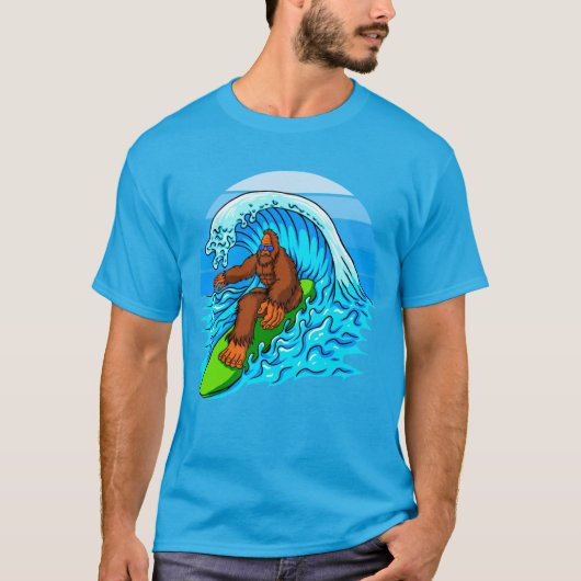 Bigfoot surfend Riding the Waves Fun Sasquatch T-shirt (Voorkant)