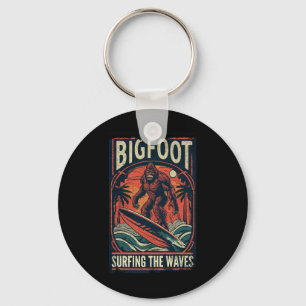 Bigfoot Surft Op De Golven T-shirt Retro Vervuild  Sleutelhanger