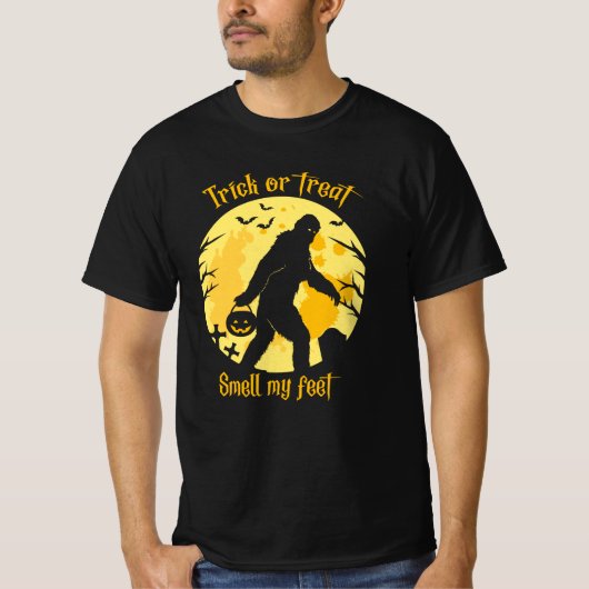 Bigfoot Trick or treat Ruik mijn Feet Halloween T-shirt (Voorkant)