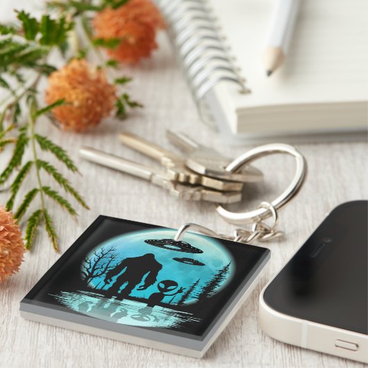 Bigfoot UFO Alien Sleutelhanger (Voorkant Rechts)