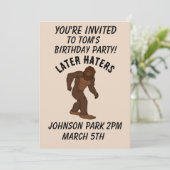 BIGFOOT VERJAARDAGSFEEST OP MAAT UITNODIGINGEN (Staand voorkant)