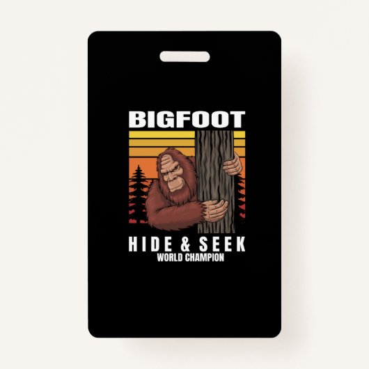 Bigfoot verstoppen in een boom retro badge (Voorkant)