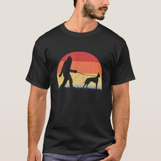 Bigfoot Walk Fantasquatch F T-shirt (Voorkant)