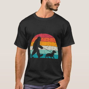 Bigfoot Walking A Dog Teckel Weiner Dog Dad T-shirt