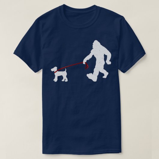 Bigfoot Walking Airedale Terrier Funny Bigfoot T-shirt (Design voorkant)
