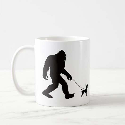 Bigfoot Walking Chihuahua Koffiemok (Links)