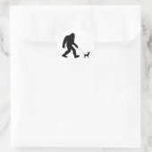 Bigfoot Walking Chihuahua Ronde Sticker (Tas)
