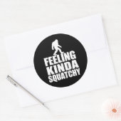 Bigfoot Walking gevoel Kind Squatchy Ronde Sticker (Envelop)