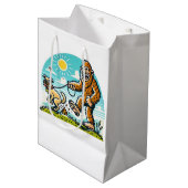 Bigfoot Walking His Dog Humorous Outdoor  Medium Cadeauzakje (Voorkant Gekanteld)
