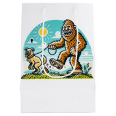 Bigfoot Walking His Dog Humorous Outdoor  Medium Cadeauzakje (Achterkant)