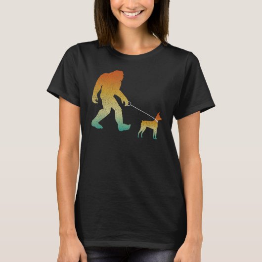 Bigfoot Walking Miniature Pinscher Funny Sasquatch T-shirt (Voorkant)
