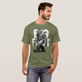 Bigfoot Walking - Monochrome Cryptid T-shirt (Voorkant volledig)