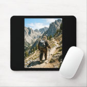 Bigfoot wandelen grappige sasquatch backpacken muismat (Met muis)