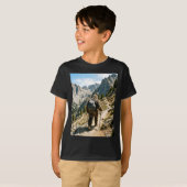 Bigfoot wandelen grappige sasquatch backpacken t-shirt (Voorkant volledig)