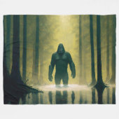 Bigfoot wandelt door Louisiana Swamp Water Fleece Deken (Voorkant (Horizontaal))