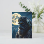 Bigfoot with Glowing Eyes and Owl on his Shoulder  Briefkaart (Staand voorkant)