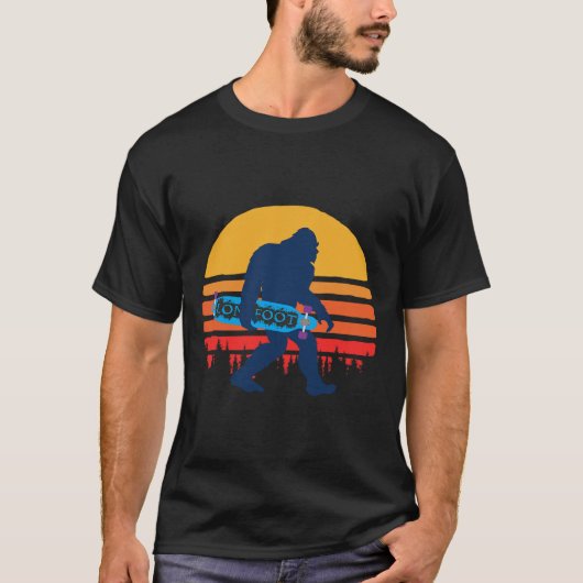 Bigfoot With Longboard - Skateboarding  T-shirt (Voorkant)
